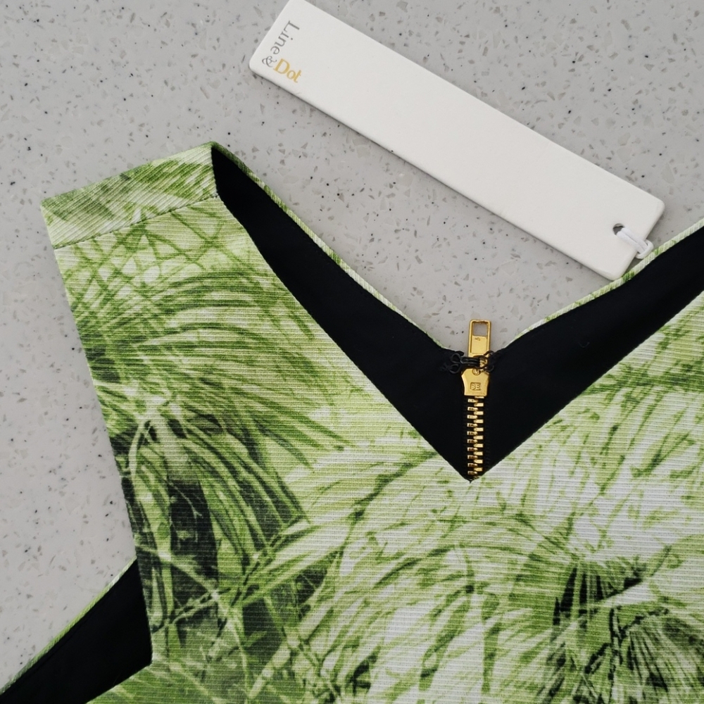 NWT Line & Dot Sleeveless Crop Top - Picture 2 of 6